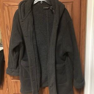 Thick coat with pockets and hood